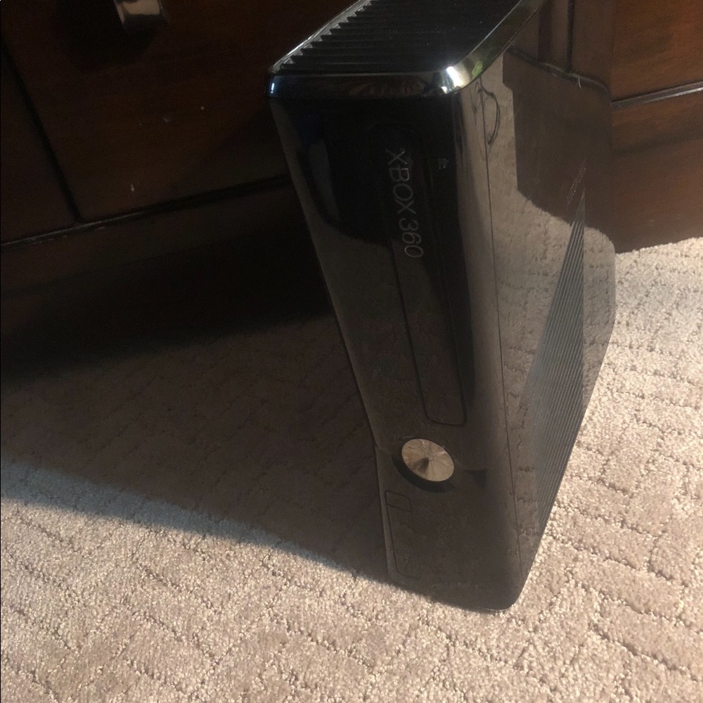 Xbox360 - Picture 2 of 5